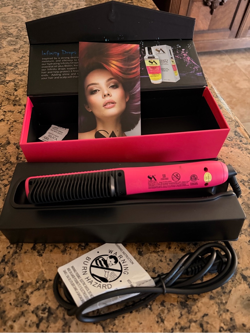 NIB SA straight ahead 4 in 1 Pro Glider 2.0 in magenta pink for all hair types